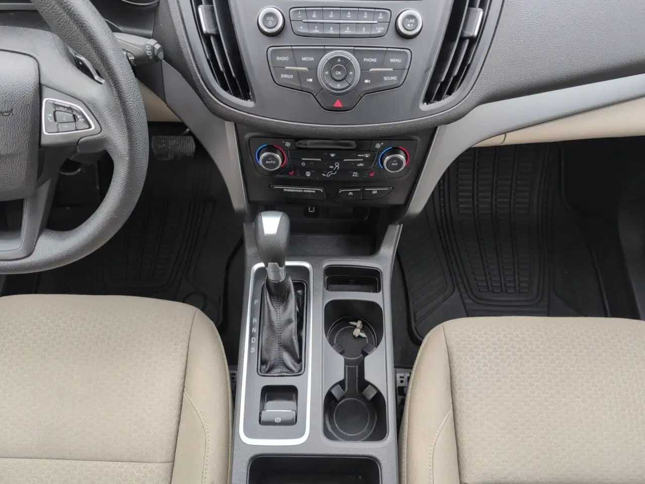 Ford Escape снимка Ford Escape