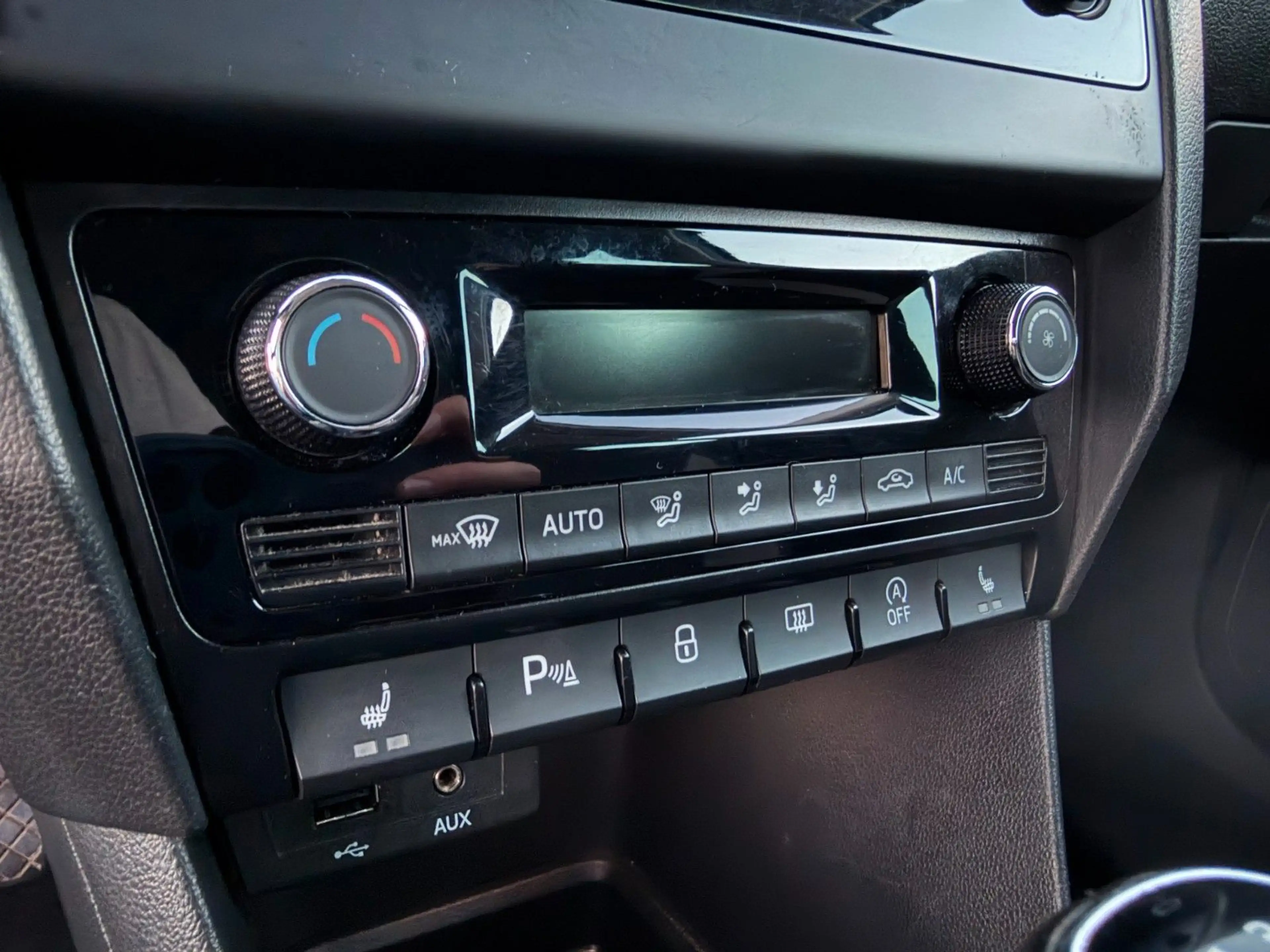 Skoda Rapid/Spaceback Spaceback Ambition Klimaautomatik 2*PDC — photo 24