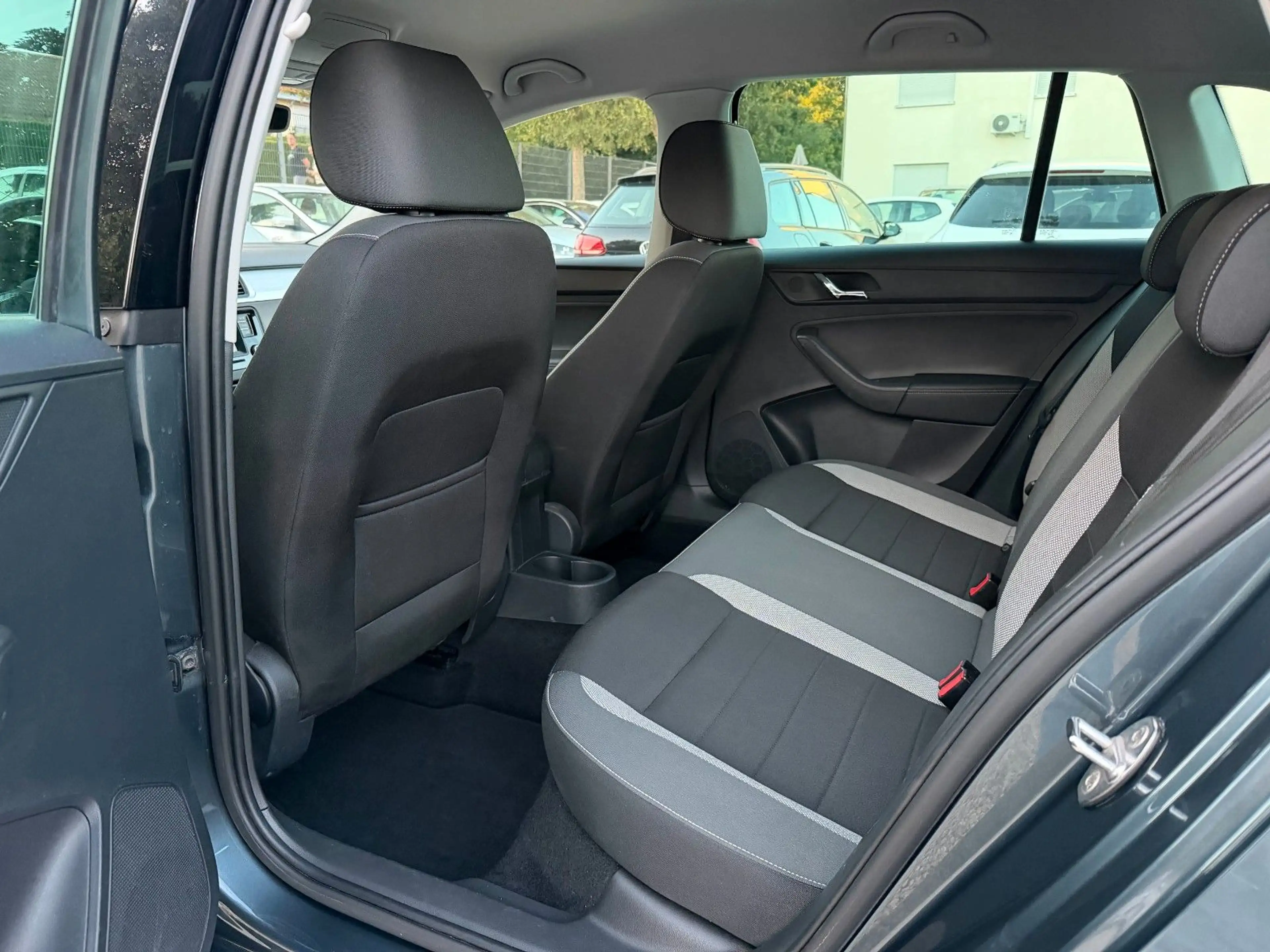 Skoda Rapid/Spaceback Spaceback Ambition Klimaautomatik 2*PDC — photo 15