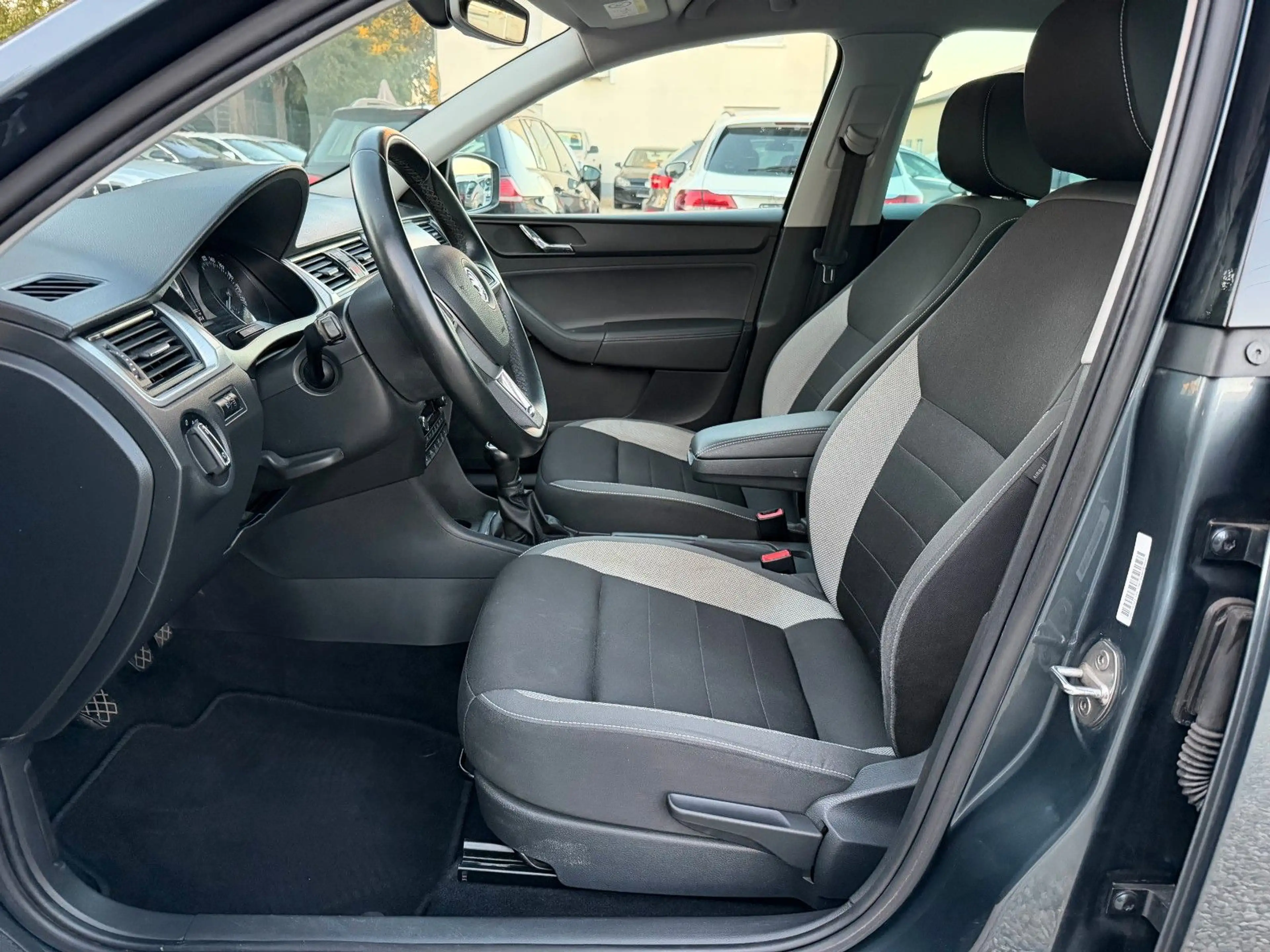 Skoda Rapid/Spaceback Spaceback Ambition Klimaautomatik 2*PDC — photo 18