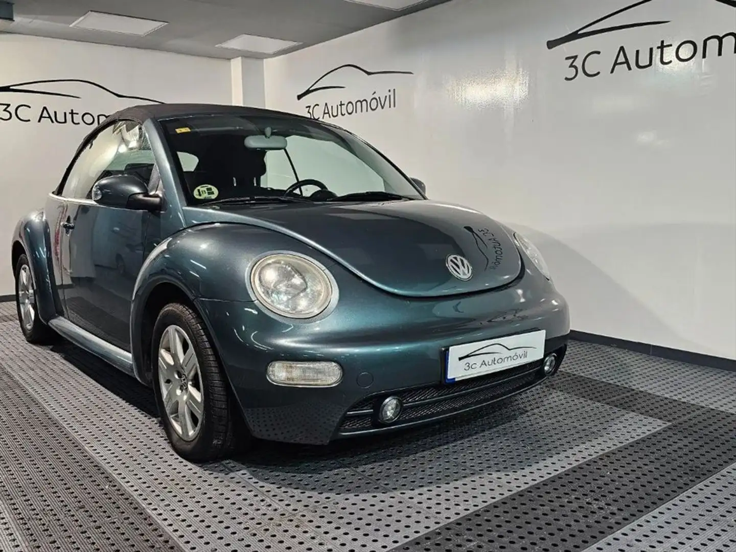 Volkswagen Beetle 1.6 Cabriolet Grün - 1