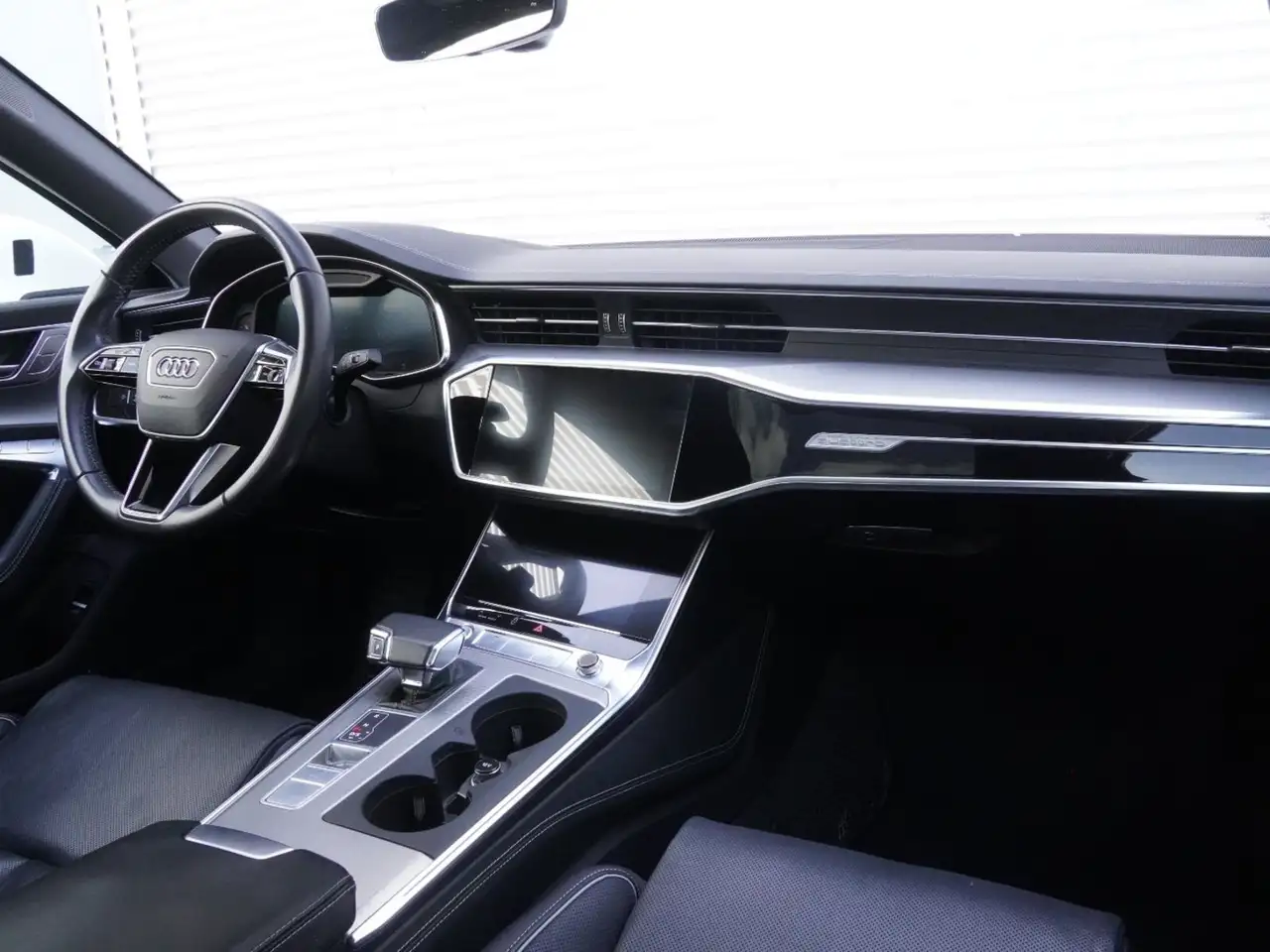Audi A6 снимка Audi A6