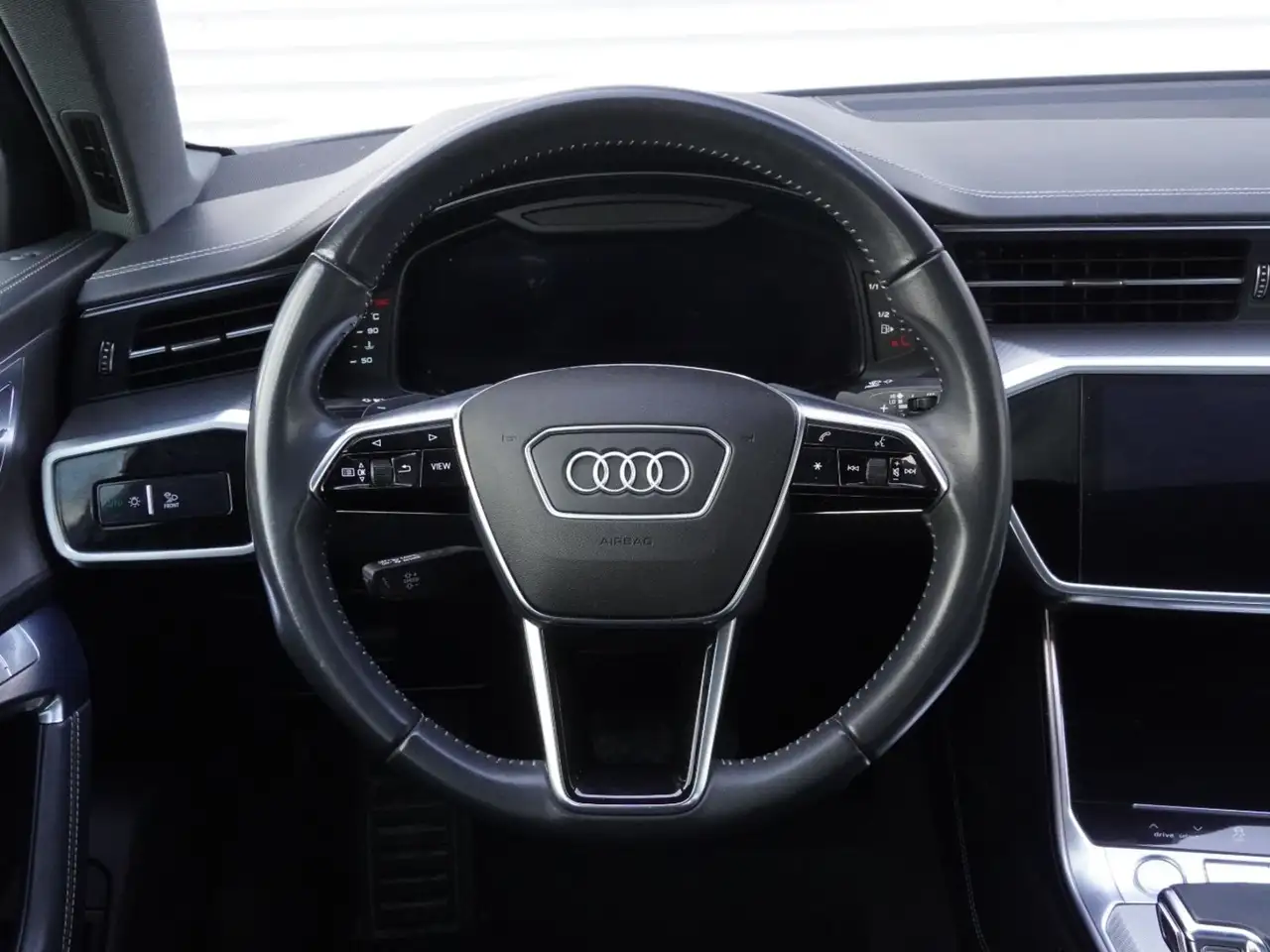 Audi A6 снимка Audi A6