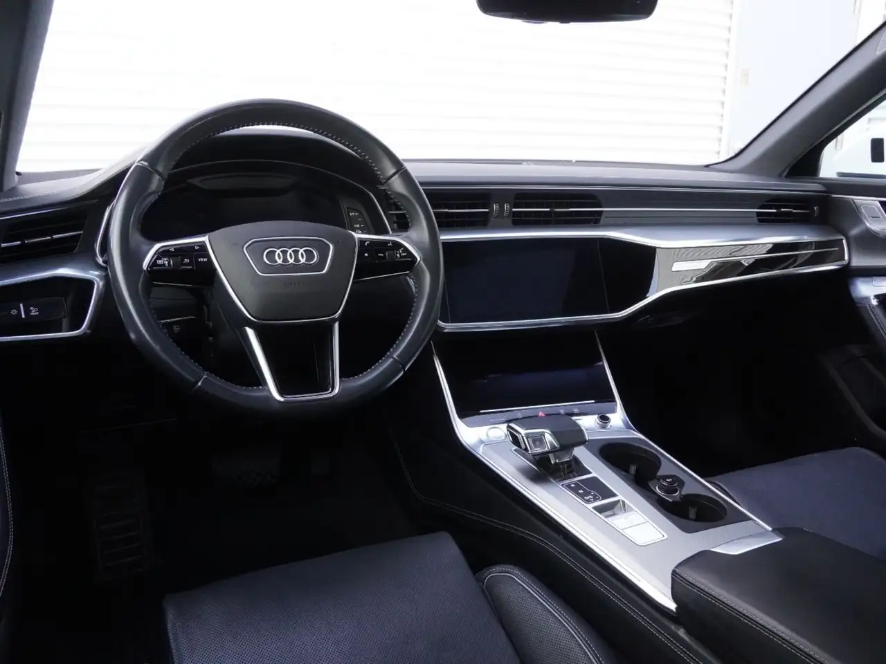 Audi A6 снимка Audi A6