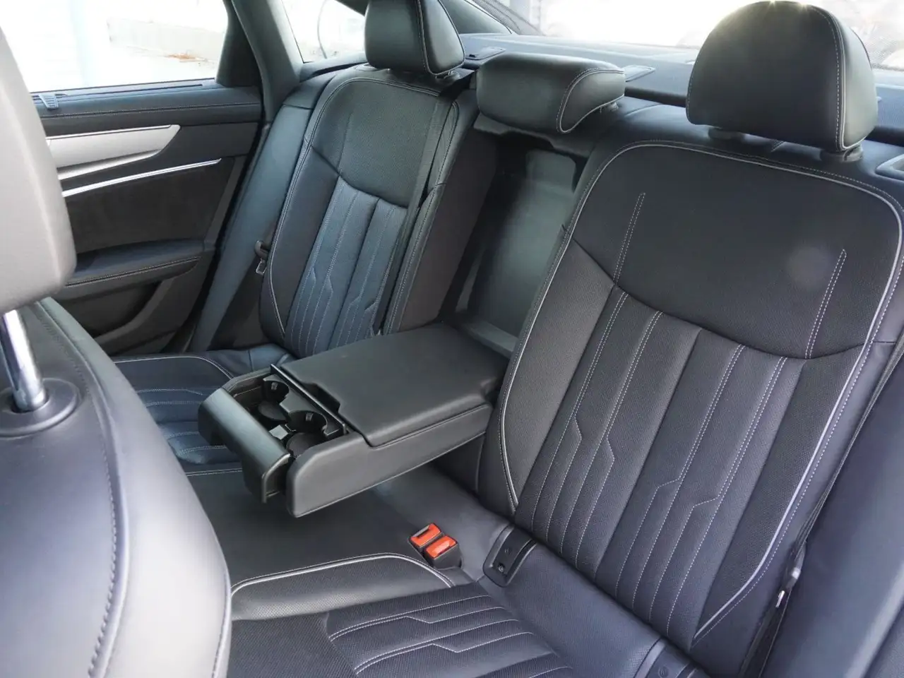 Audi A6 снимка Audi A6