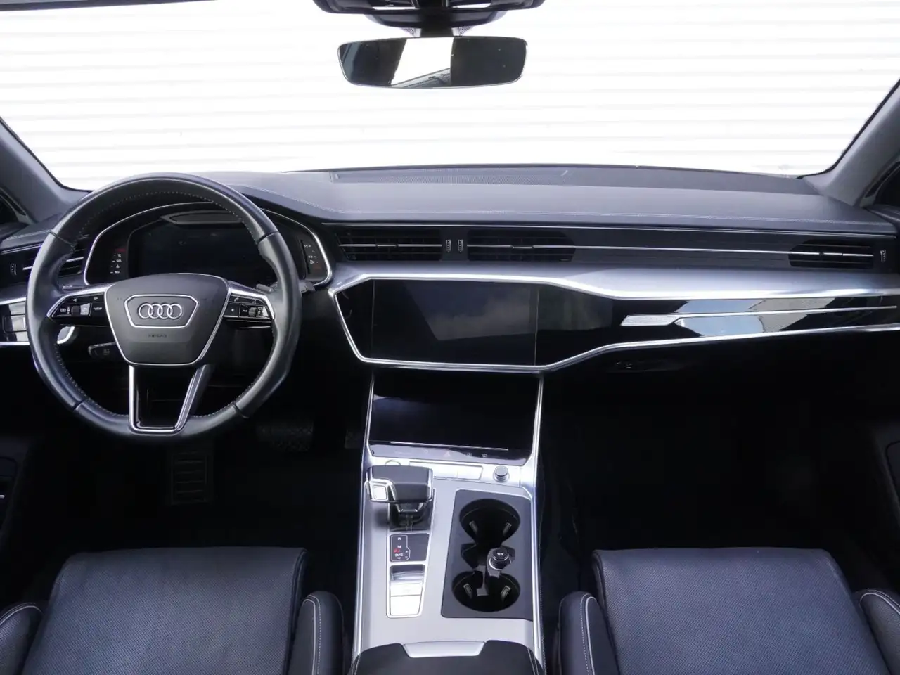 Audi A6 снимка Audi A6