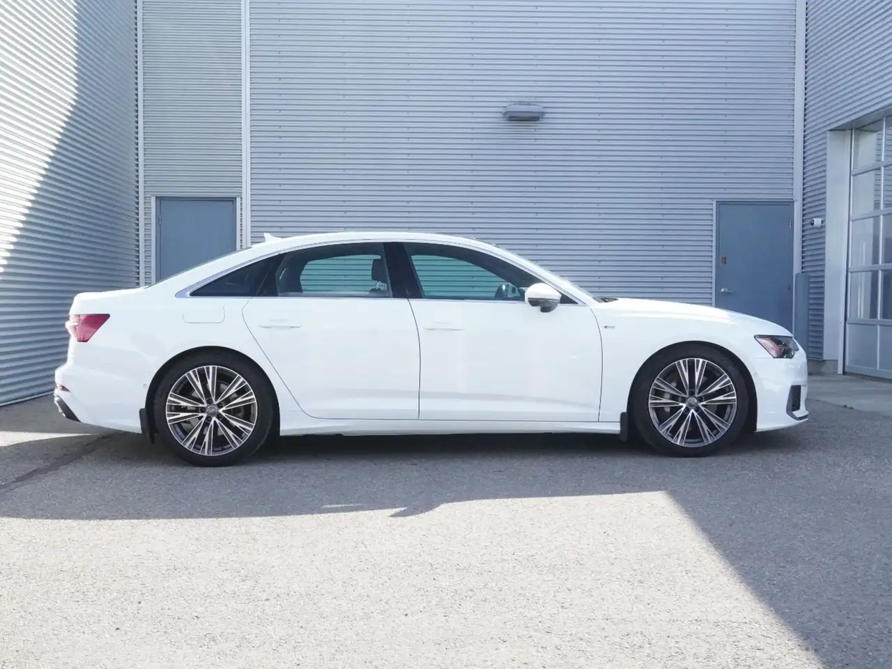 Audi A6 снимка Audi A6