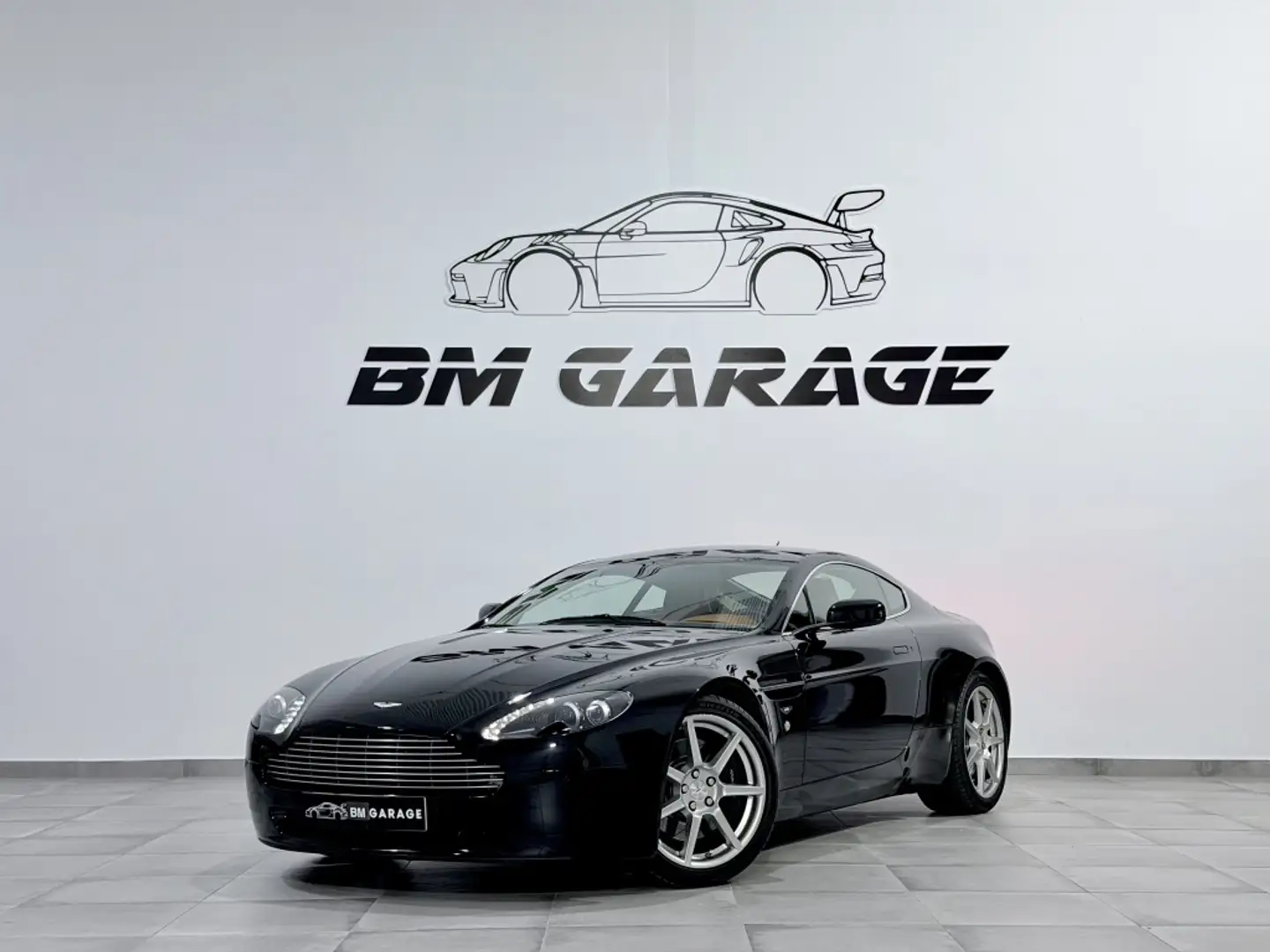 Aston Martin Vantage Negro - 1