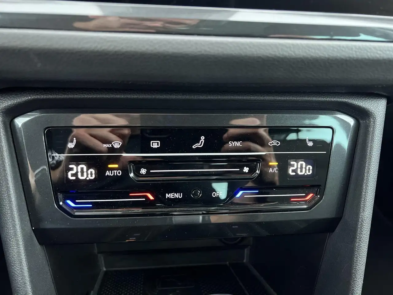 Volkswagen Tiguan Elegance 4Motion 2.0TDI*NAVI*SHZ*RFK*uvm 13