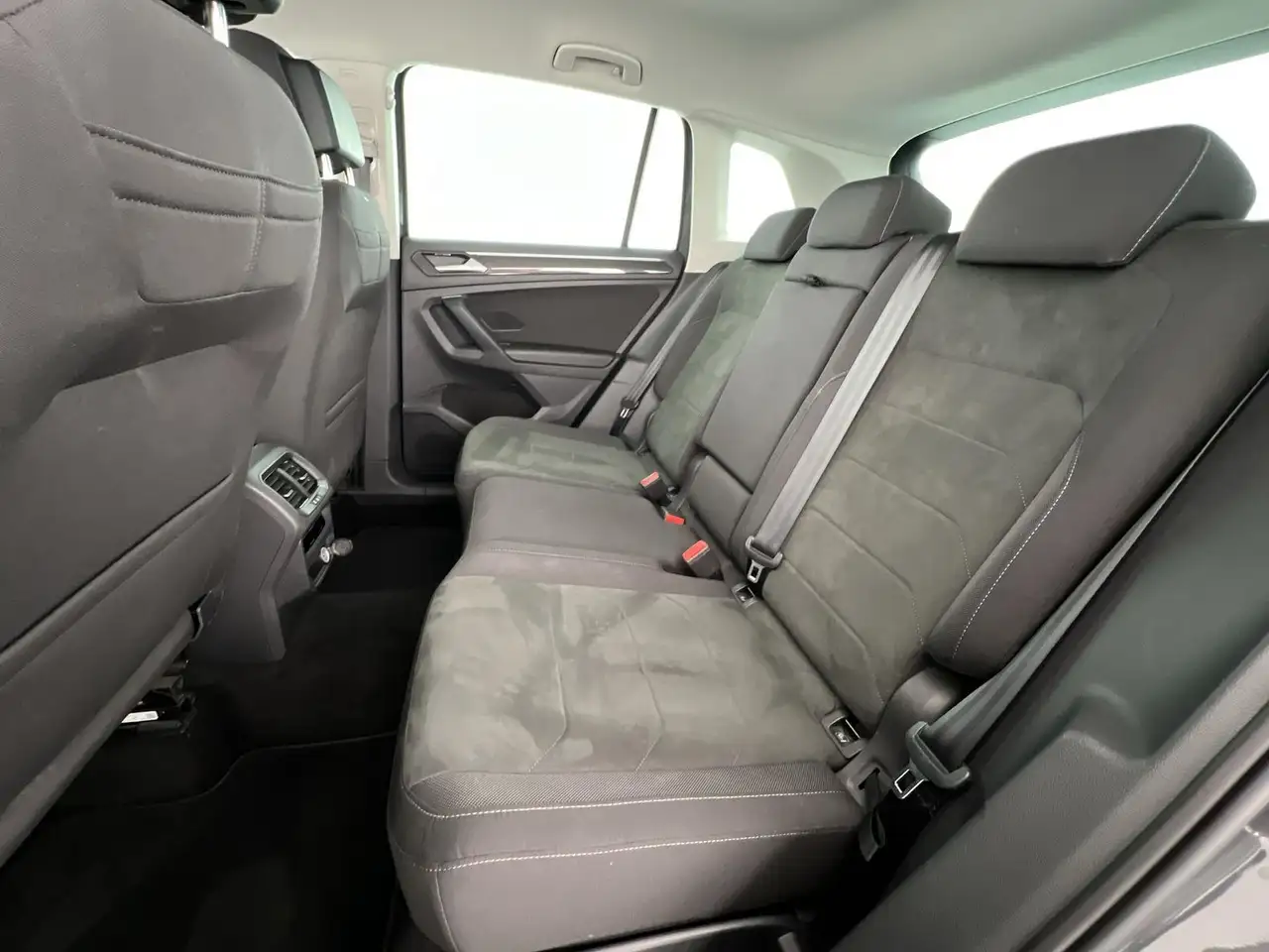 Volkswagen Tiguan Elegance 4Motion 2.0TDI*NAVI*SHZ*RFK*uvm 8