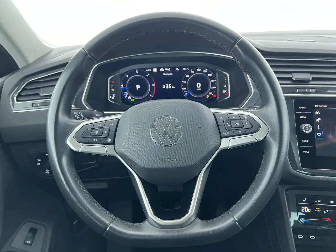 Volkswagen Tiguan Elegance 4Motion 2.0TDI*NAVI*SHZ*RFK*uvm 16