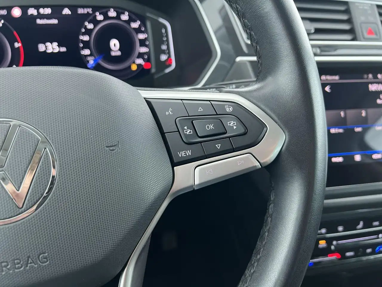 Volkswagen Tiguan Elegance 4Motion 2.0TDI*NAVI*SHZ*RFK*uvm 18