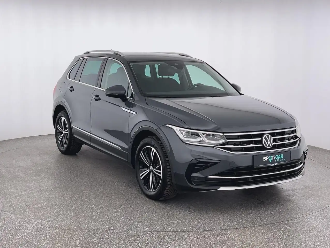 Volkswagen Tiguan Elegance 4Motion 2.0TDI*NAVI*SHZ*RFK*uvm 3