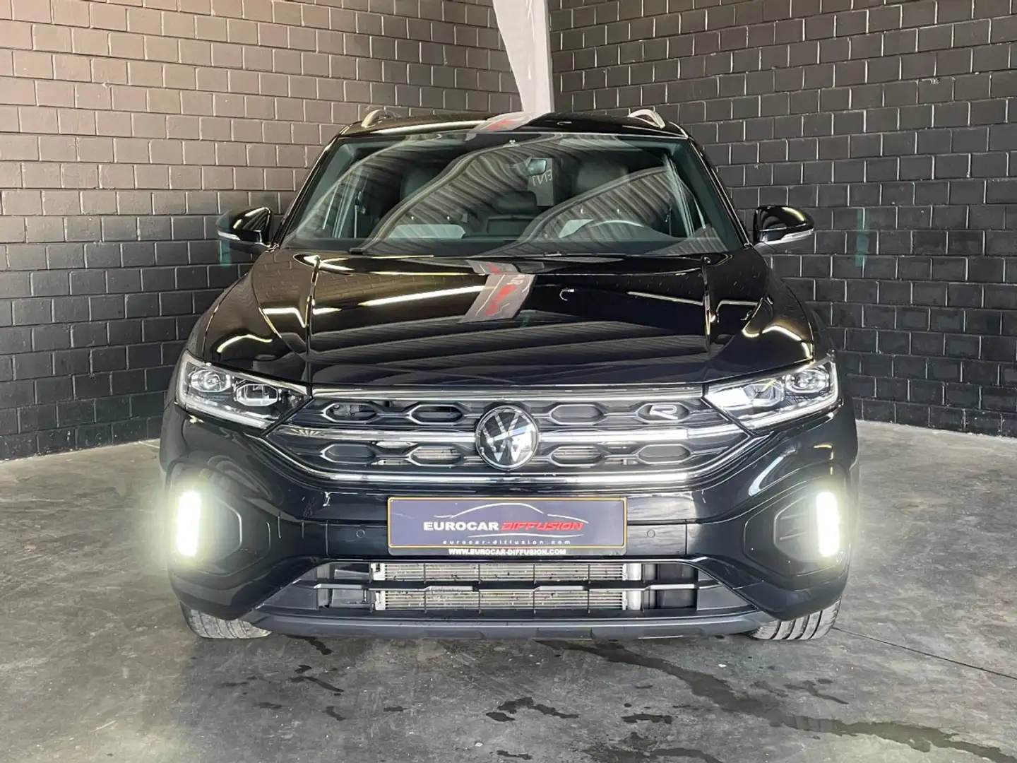Volkswagen T-Roc R-line 150 CV DSG 7 ** Caméra ** Hayon ** Noir - 2
