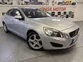 Volvo S60 D3 Momentum Aut. Plateado - thumbnail 2