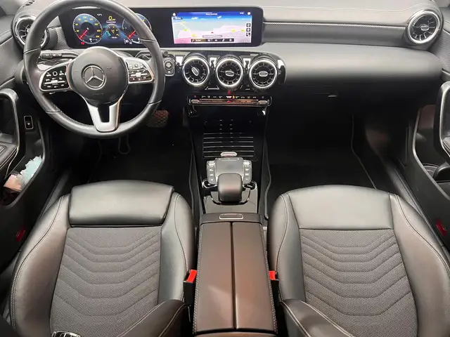 Mercedes-Benz Cla view 9