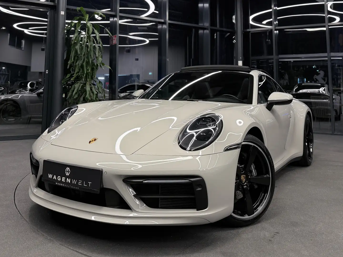 Porsche 992 Carrera 4, Sport-Design, Sport-Chrono, Sportsitze Grau - 1