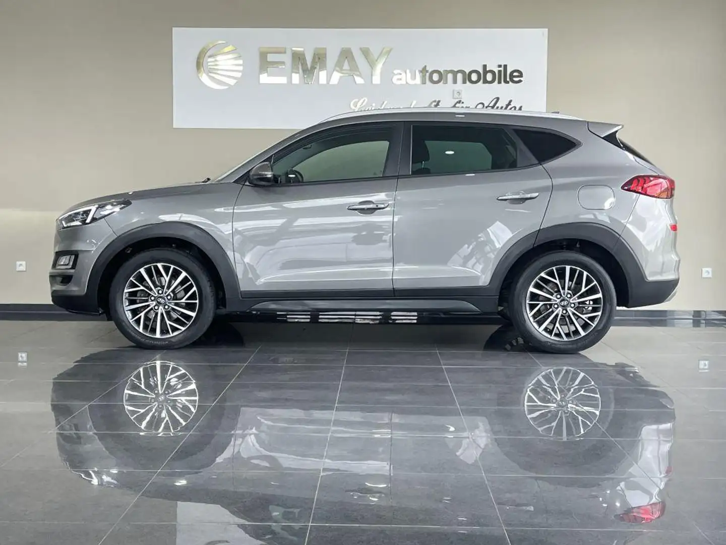Hyundai TUCSON Premium 4WD//Navi//R.Kamera//LED// Gris - 1