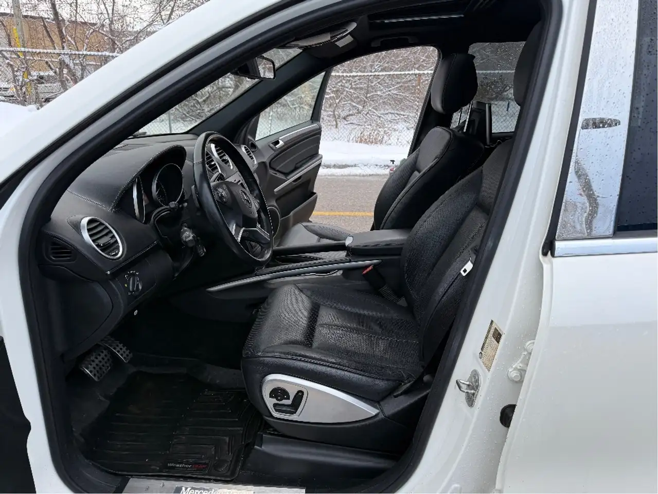 Mercedes-Benz GL-Class снимка Mercedes-Benz GL-Class