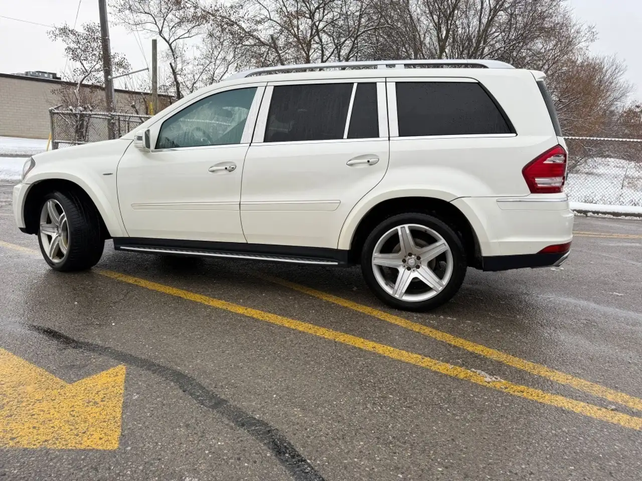 Mercedes-Benz GL-Class снимка Mercedes-Benz GL-Class