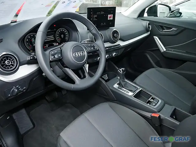 Audi Q2 view 7
