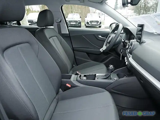 Audi Q2 view 5