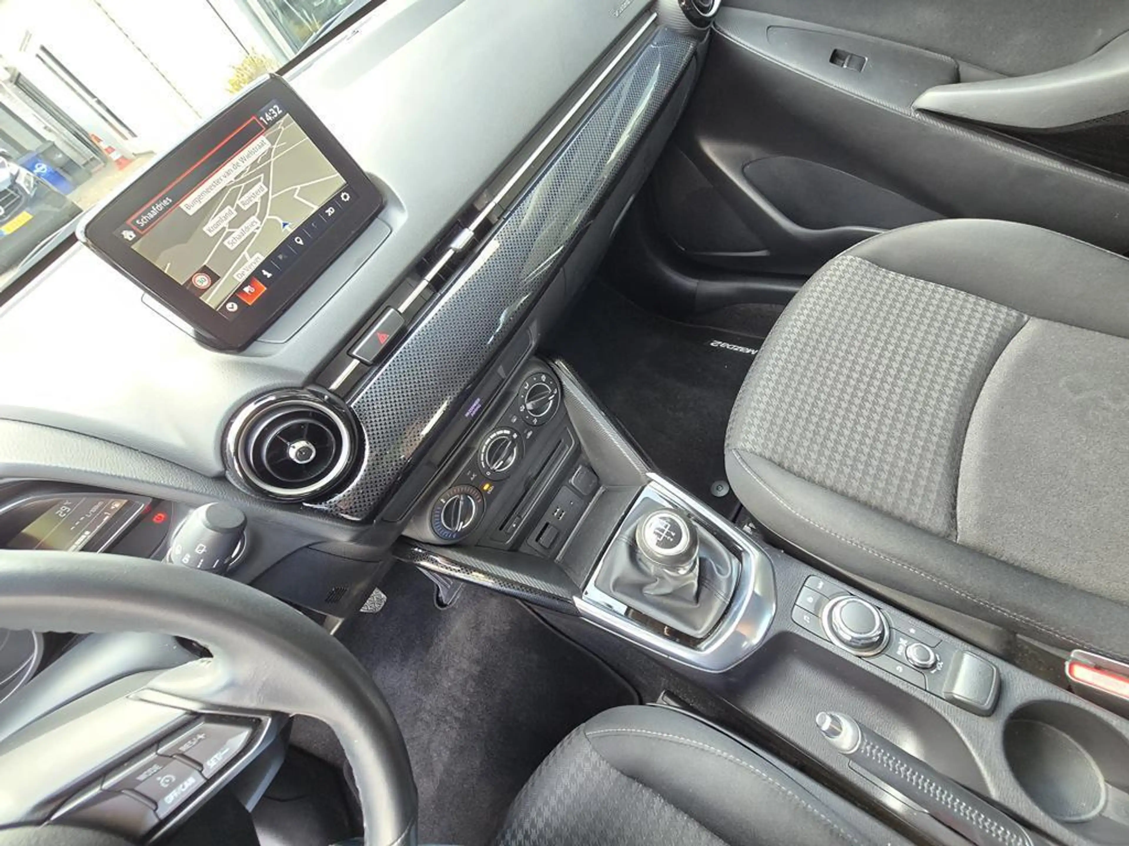 Mazda 2 1.5 Skyactiv-G Dynamic Airco|Cruise|Navi|Pdc|UNIEK — photo 17