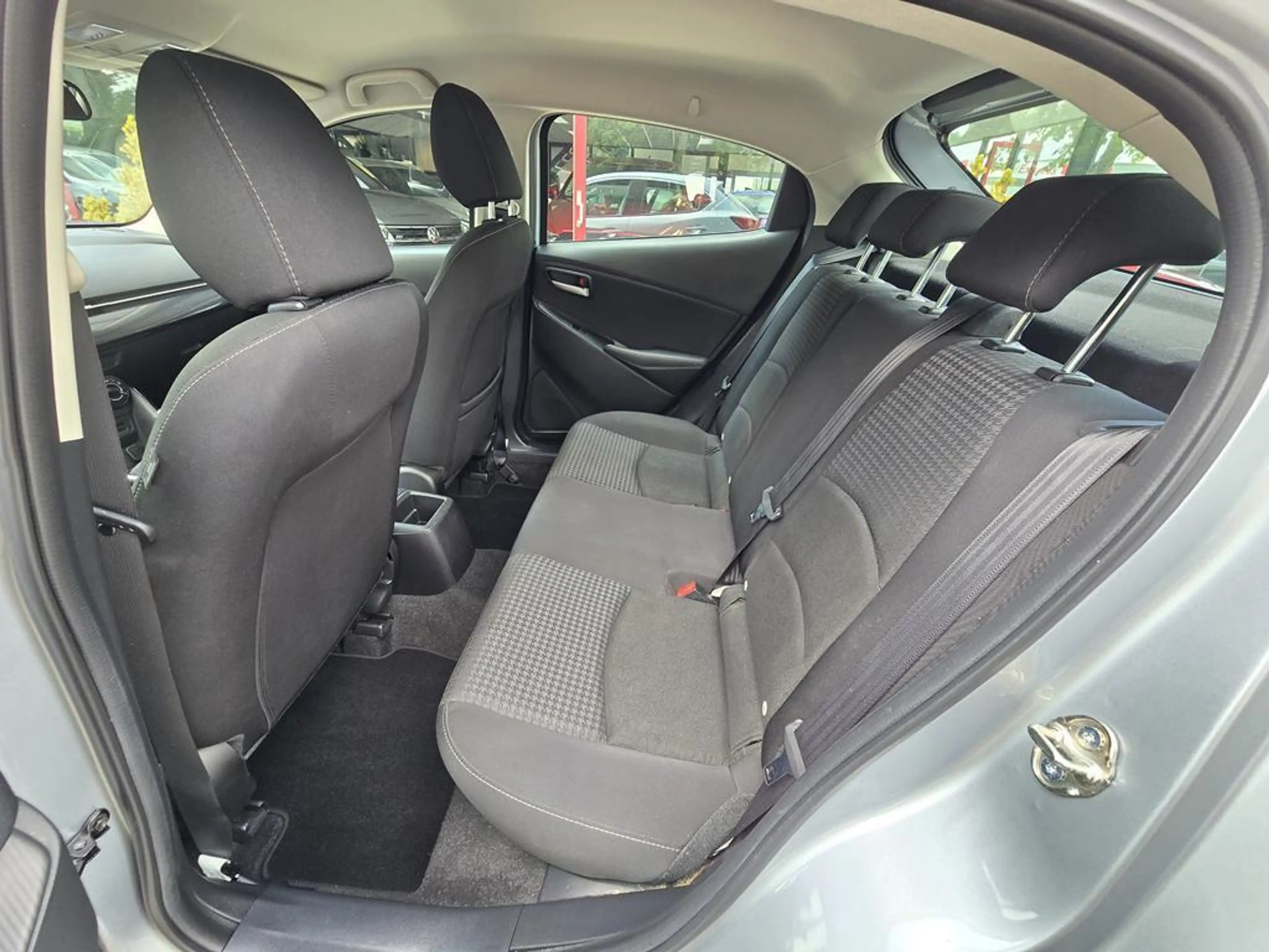 Mazda 2 1.5 Skyactiv-G Dynamic Airco|Cruise|Navi|Pdc|UNIEK — photo 5