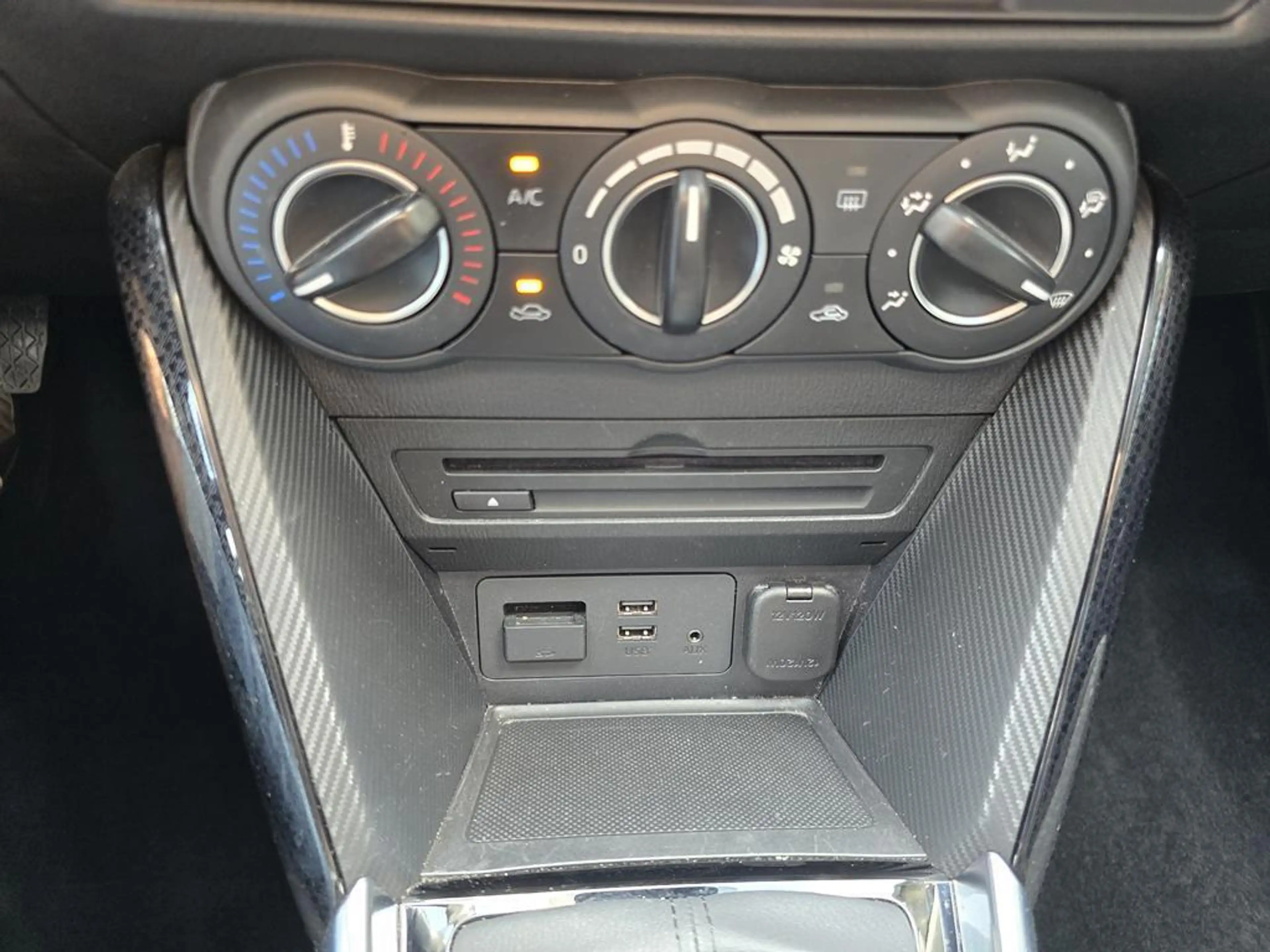 Mazda 2 1.5 Skyactiv-G Dynamic Airco|Cruise|Navi|Pdc|UNIEK — photo 27