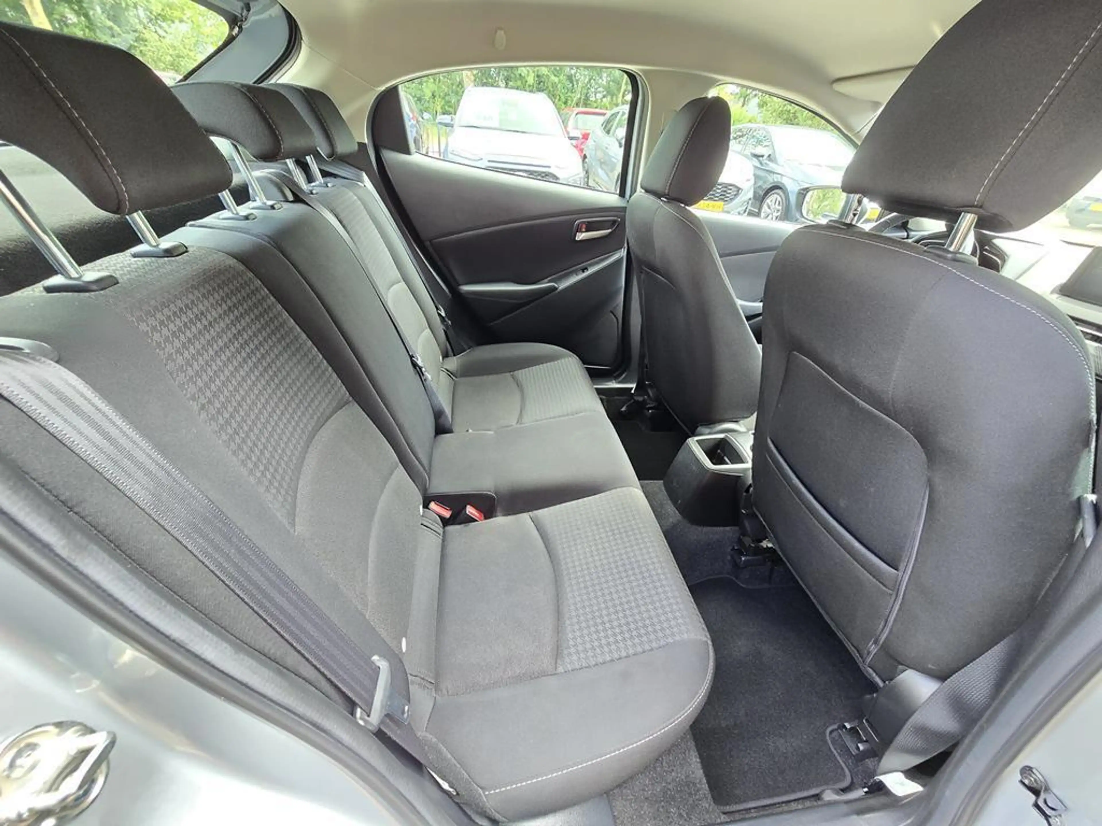 Mazda 2 1.5 Skyactiv-G Dynamic Airco|Cruise|Navi|Pdc|UNIEK — photo 16