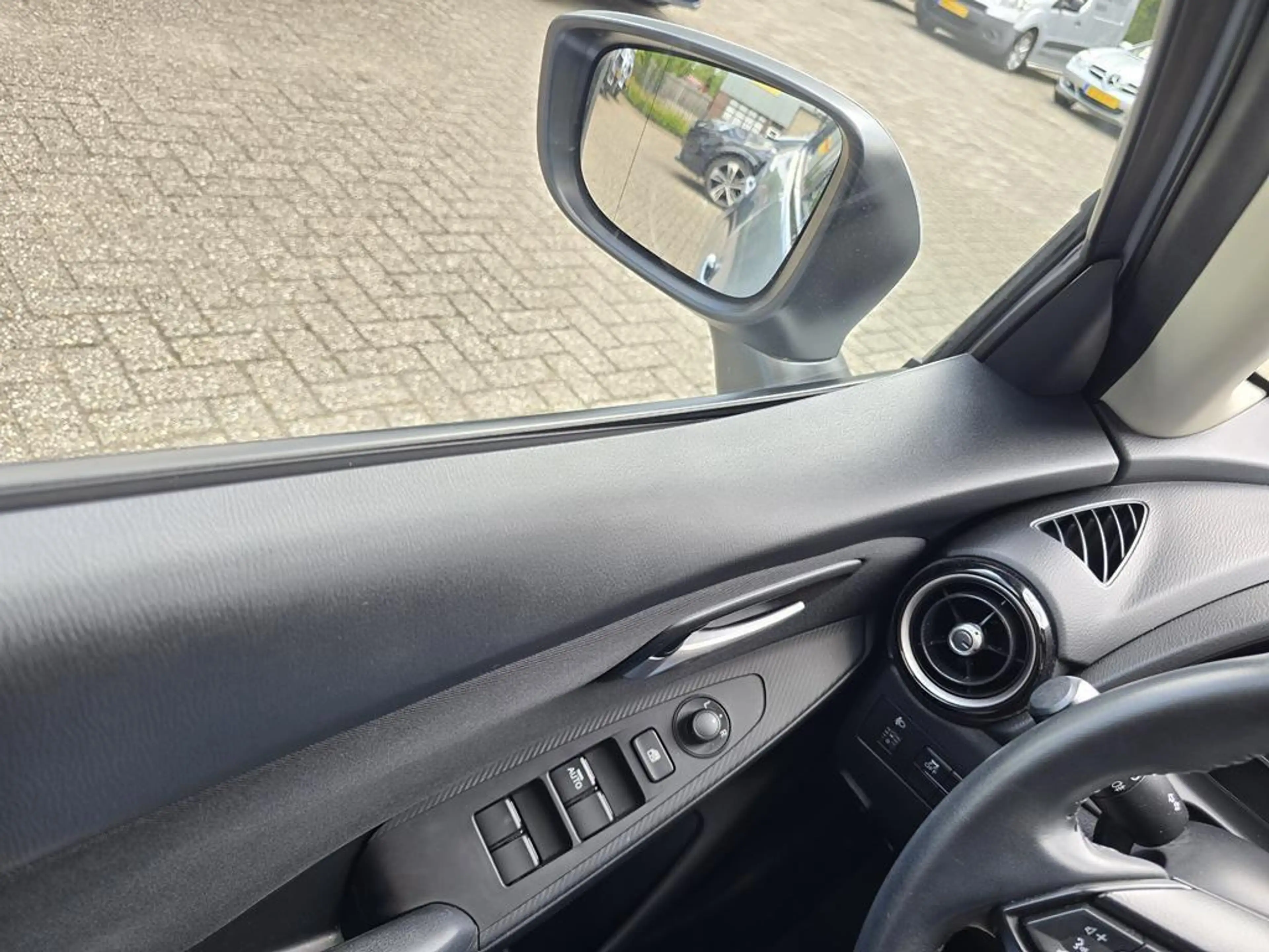 Mazda 2 1.5 Skyactiv-G Dynamic Airco|Cruise|Navi|Pdc|UNIEK — photo 24