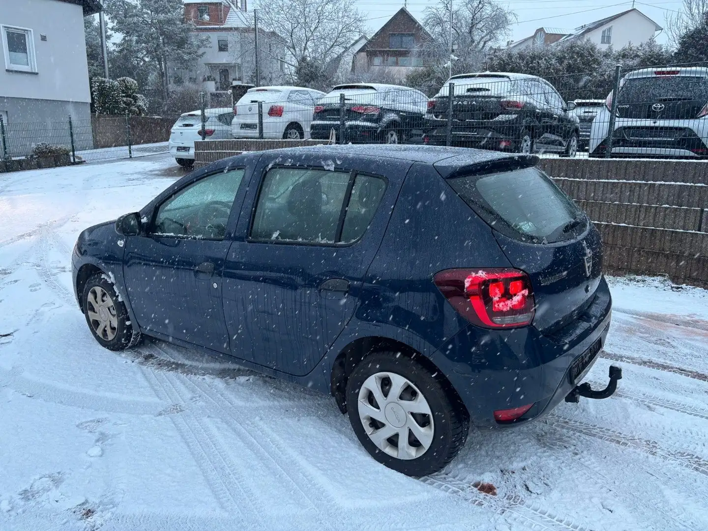 Dacia Sandero II mit Anhängerkupplung Blau - 1