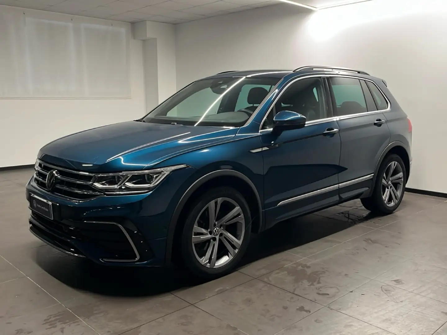 Volkswagen Tiguan Nuova R-Line 2.0 TDI SCR 110 kW (150 CV) DSG Bleu - 1