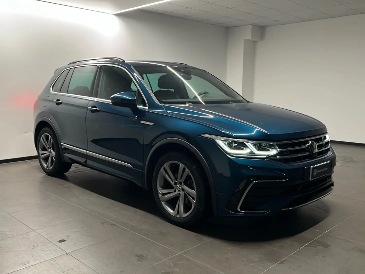 Volkswagen Tiguan Nuova R-Line 2.0 TDI SCR 110 kW (150 CV) DSG Bleu - 2