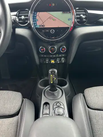 Mini Hatch view 15