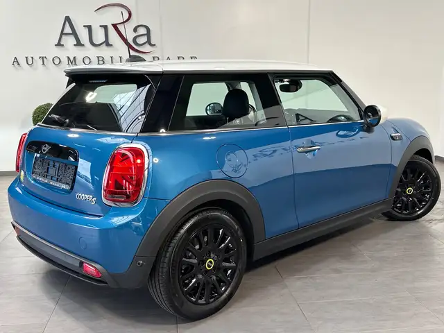 Mini Hatch view 4