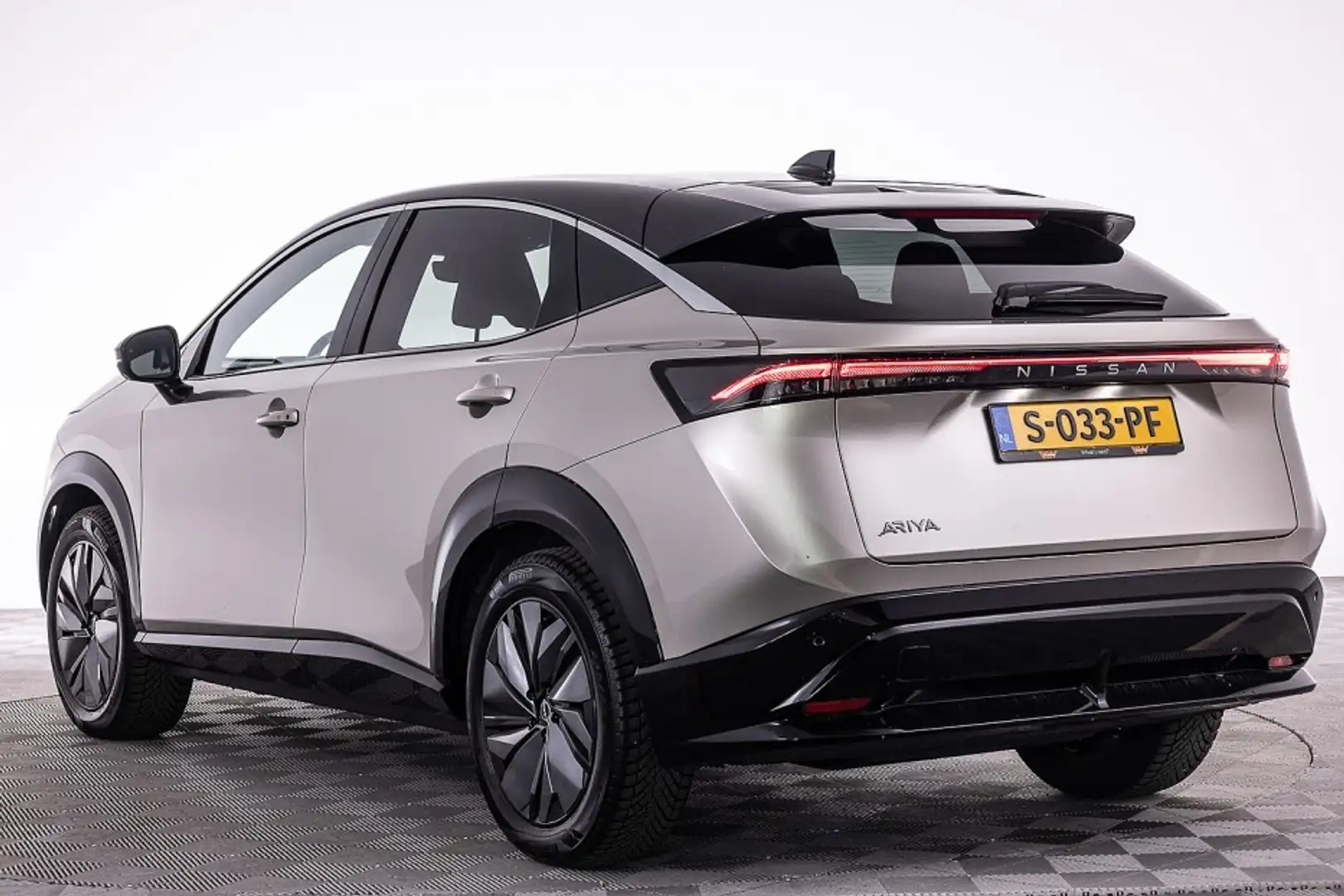 Nissan Ariya Evolve 66 kWh | Full LED | Half LEDER | EL. Stoel Gri - 2