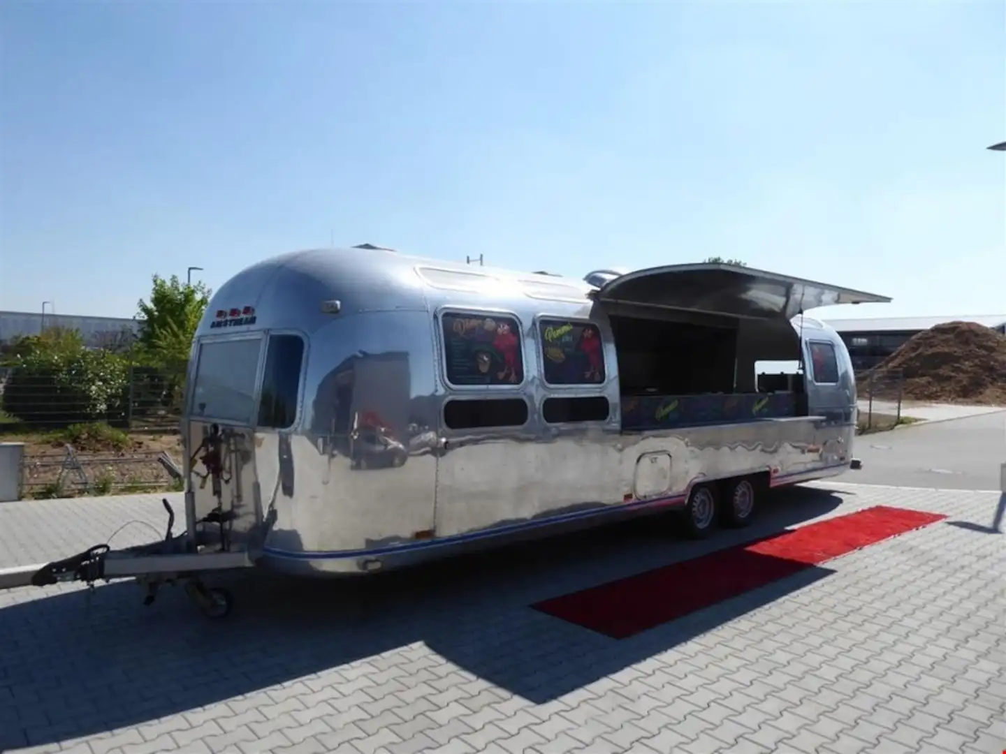 Airstream Sovereign Land Yacht Imbisswagen TÜV 7/2027 Silber - 2