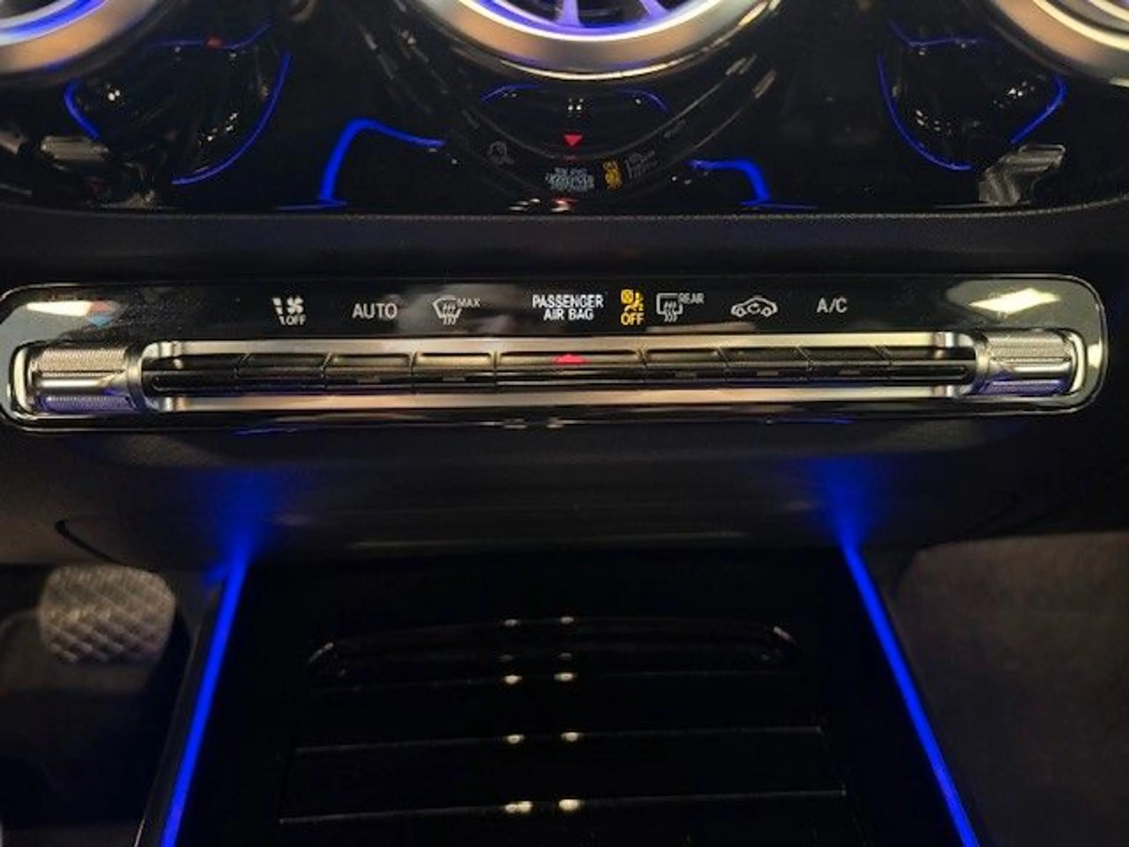 Mercedes-Benz B 180 Edition 19 / Prog. Carplay LED Rü-Ka TWA — photo 17