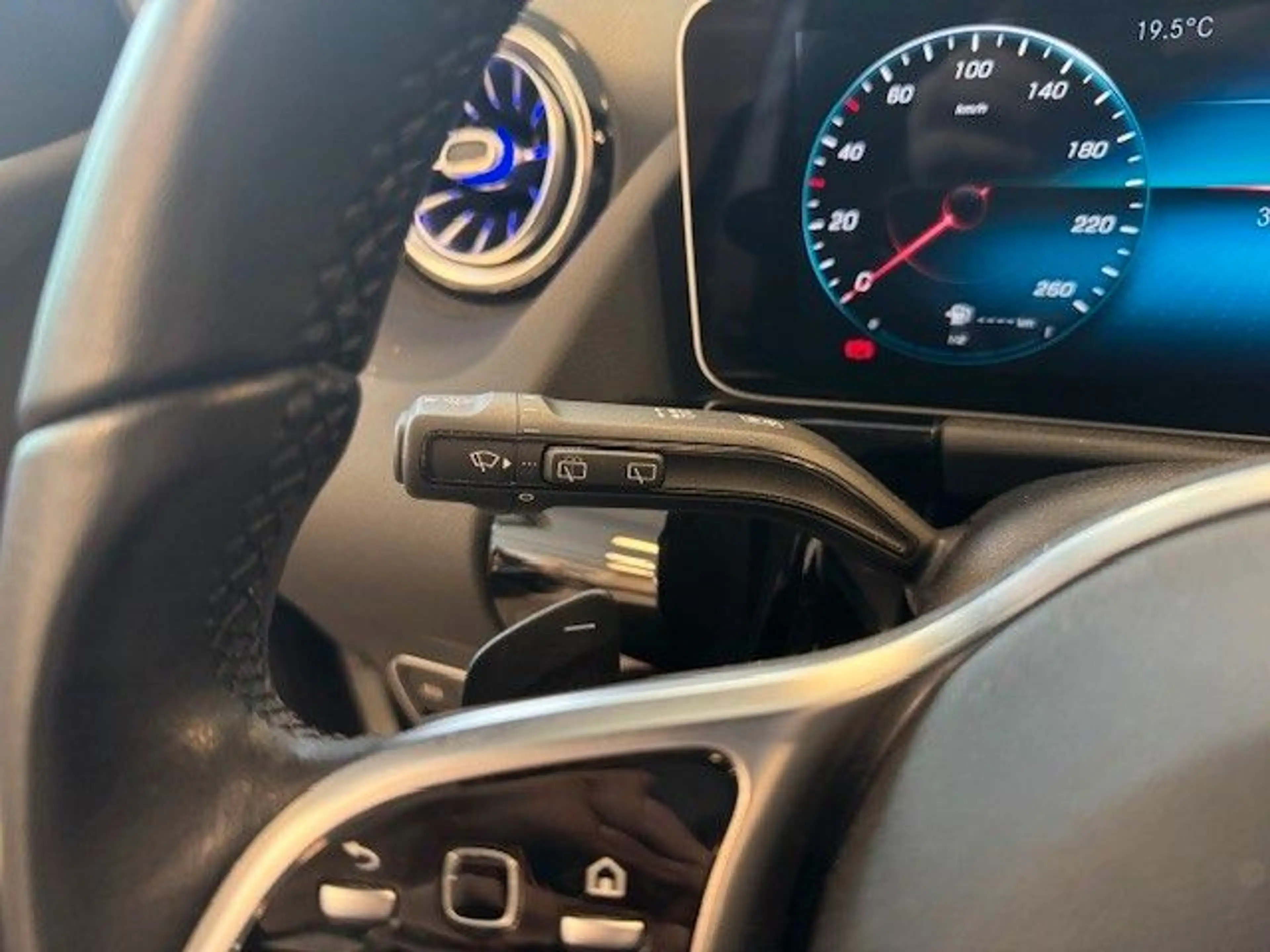 Mercedes-Benz B 180 Edition 19 / Prog. Carplay LED Rü-Ka TWA — photo 18