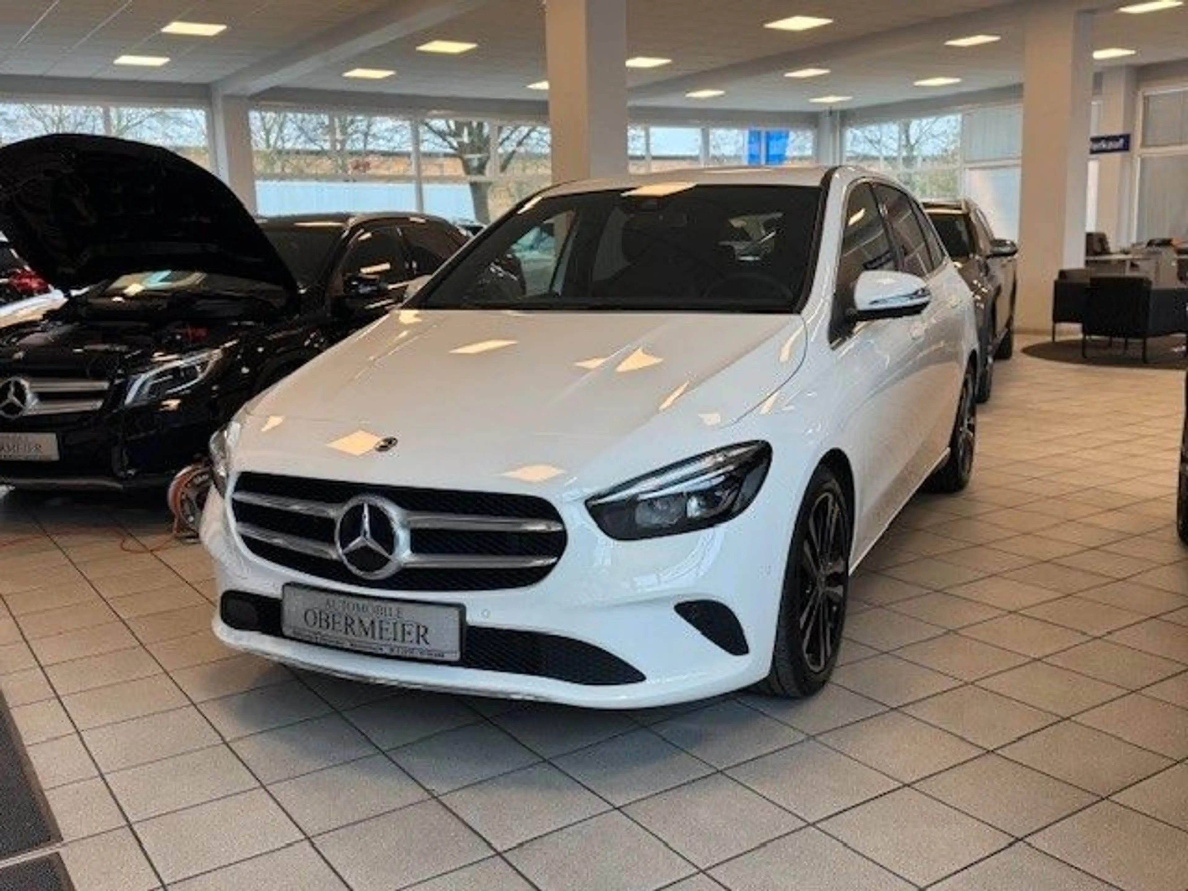 Mercedes-Benz B 180 Edition 19 / Prog. Carplay LED Rü-Ka TWA — photo 3