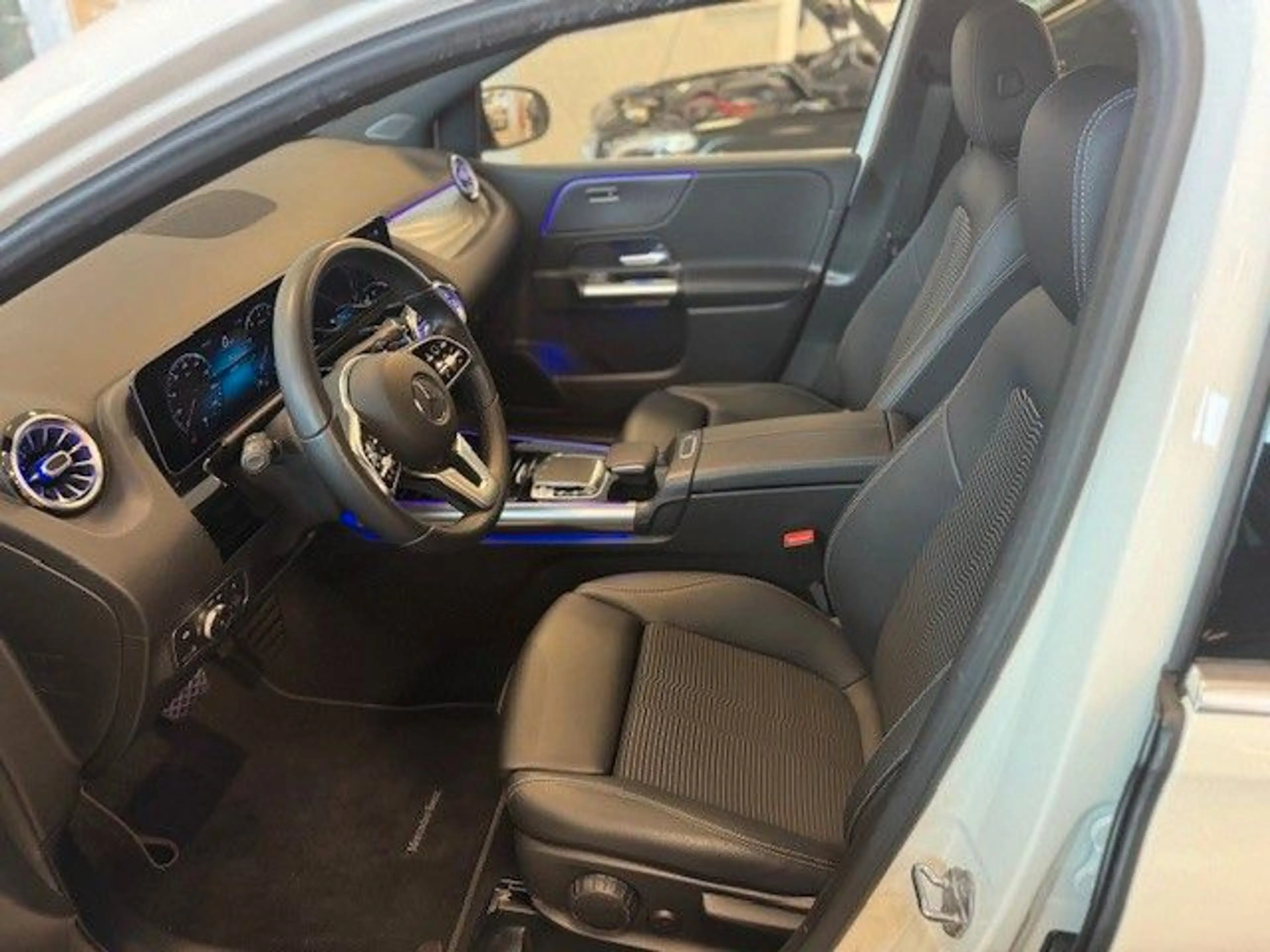 Mercedes-Benz B 180 Edition 19 / Prog. Carplay LED Rü-Ka TWA — photo 9