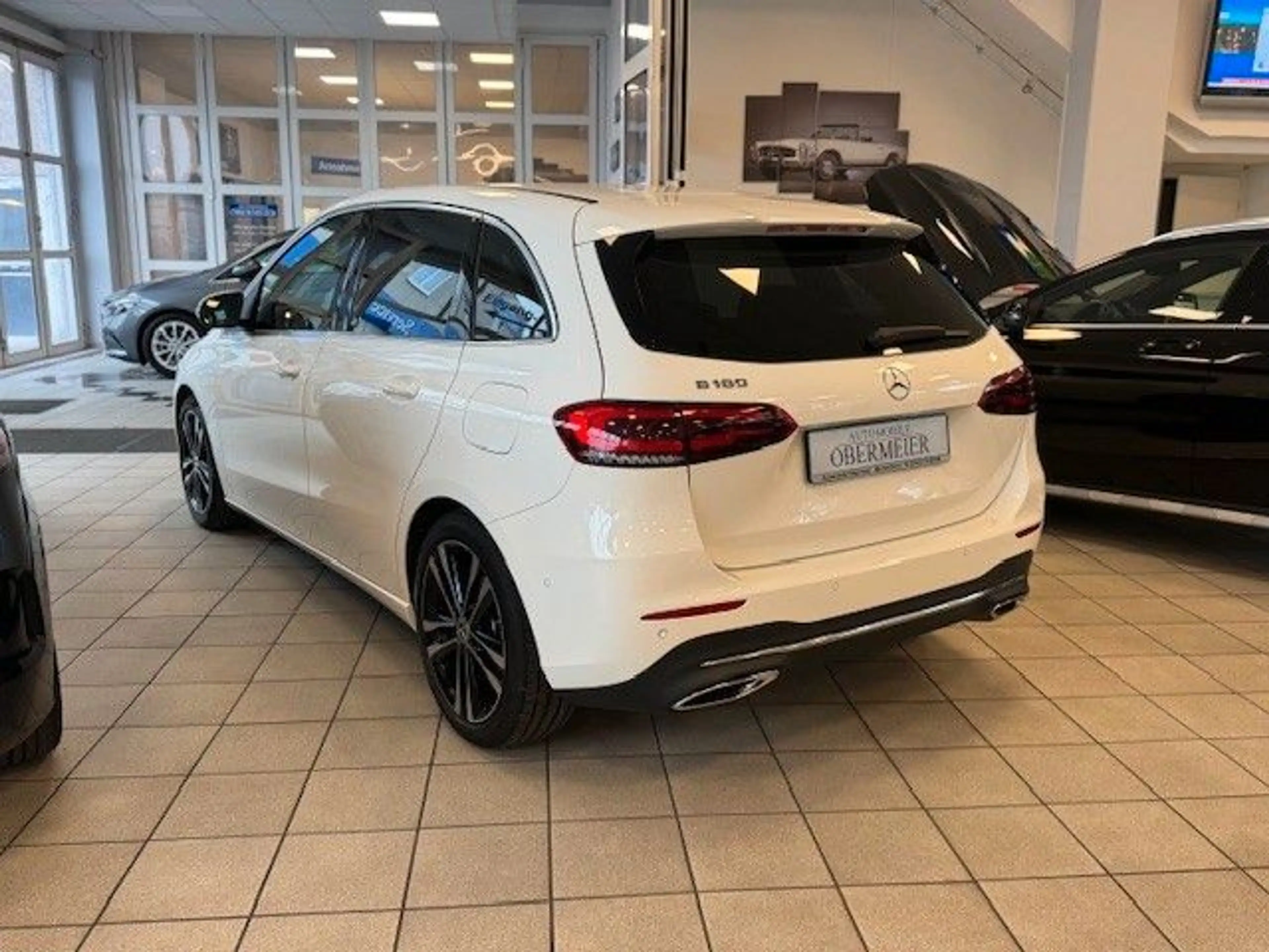 Mercedes-Benz B 180 Edition 19 / Prog. Carplay LED Rü-Ka TWA — photo 4
