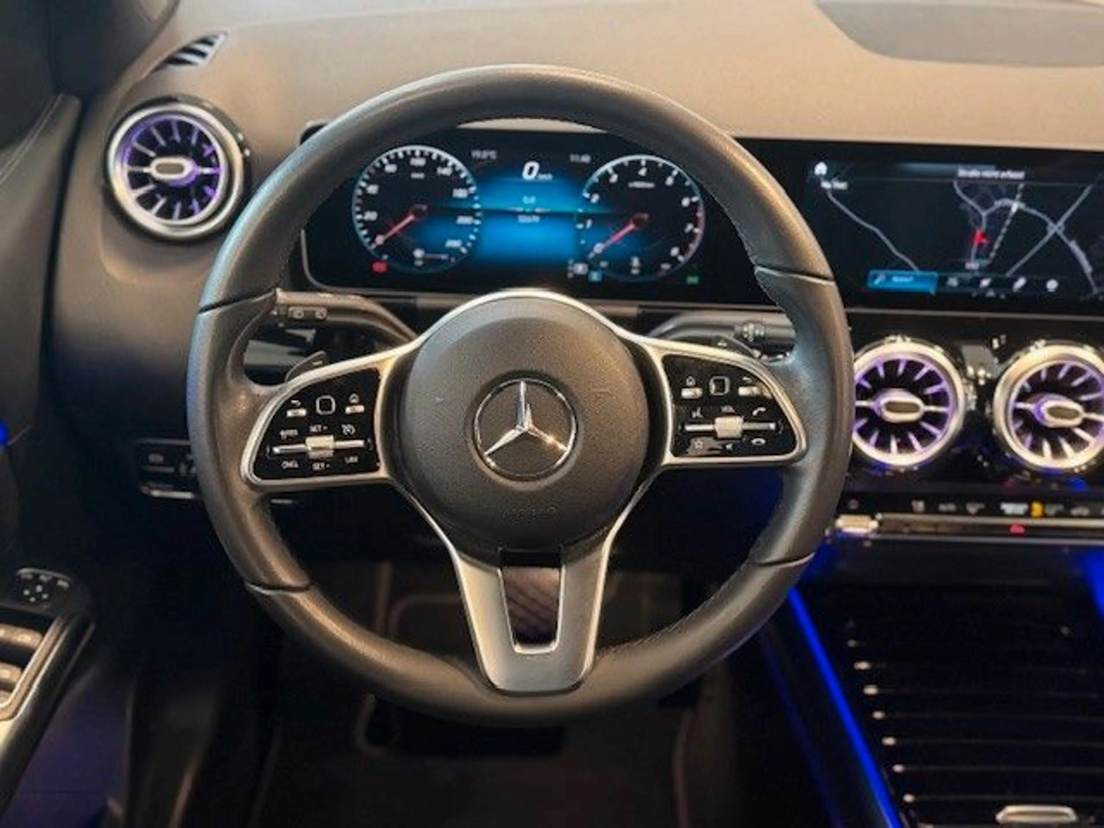 Mercedes-Benz B 180 Edition 19 / Prog. Carplay LED Rü-Ka TWA — photo 11