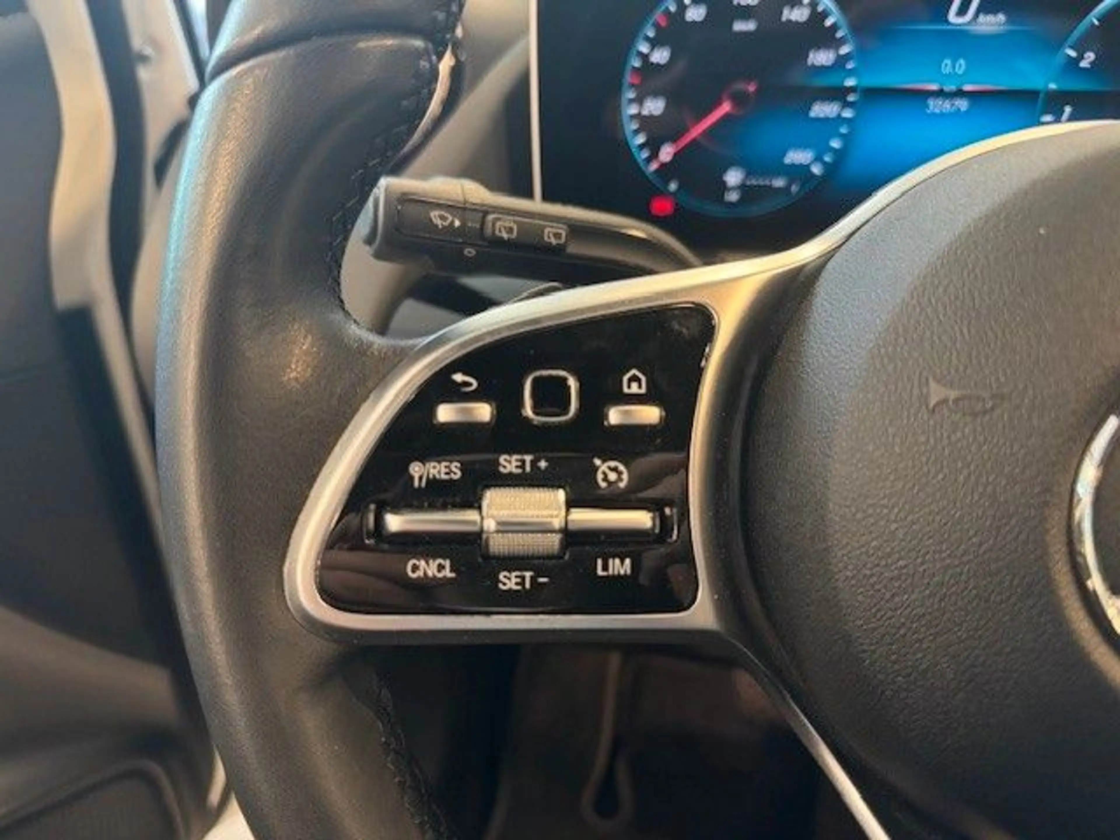 Mercedes-Benz B 180 Edition 19 / Prog. Carplay LED Rü-Ka TWA — photo 20