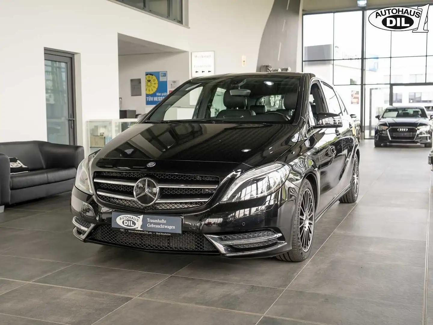 Mercedes-Benz B 180 BlueEfficiency *Bi-Xenon*LED*SHZ* Zwart - 2