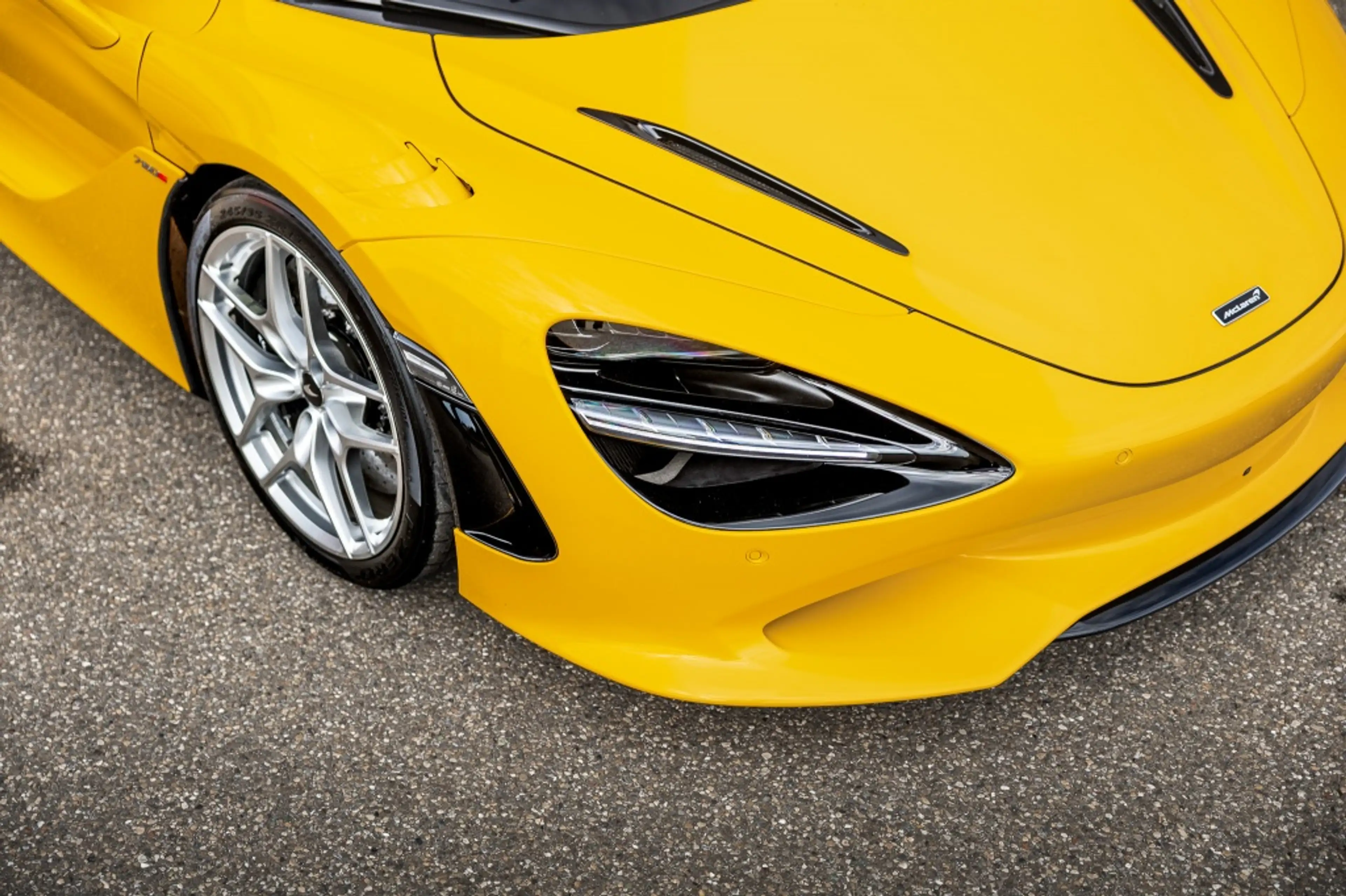 McLaren 750S Spider — photo 13