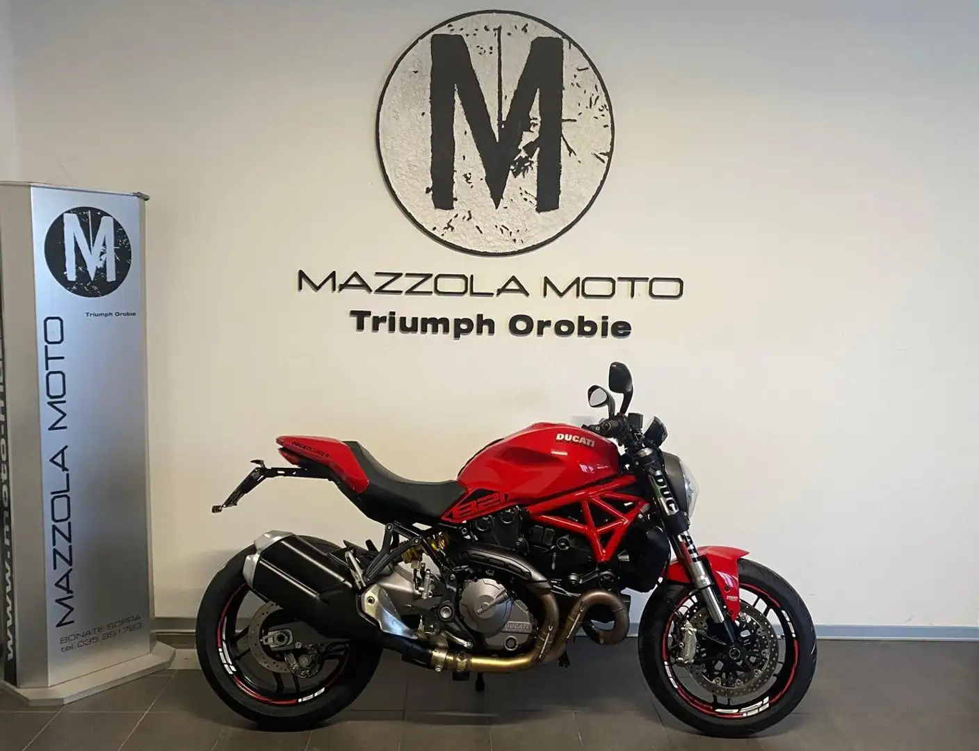 Ducati Monster 821 Rojo - 1