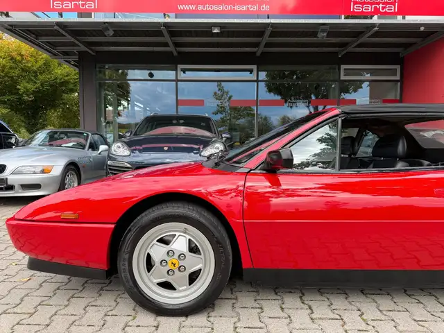 Ferrari Mondial view 2