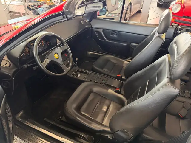 Ferrari Mondial view 29